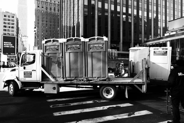 Best Portable restroom trailer rental  in Paris, IL